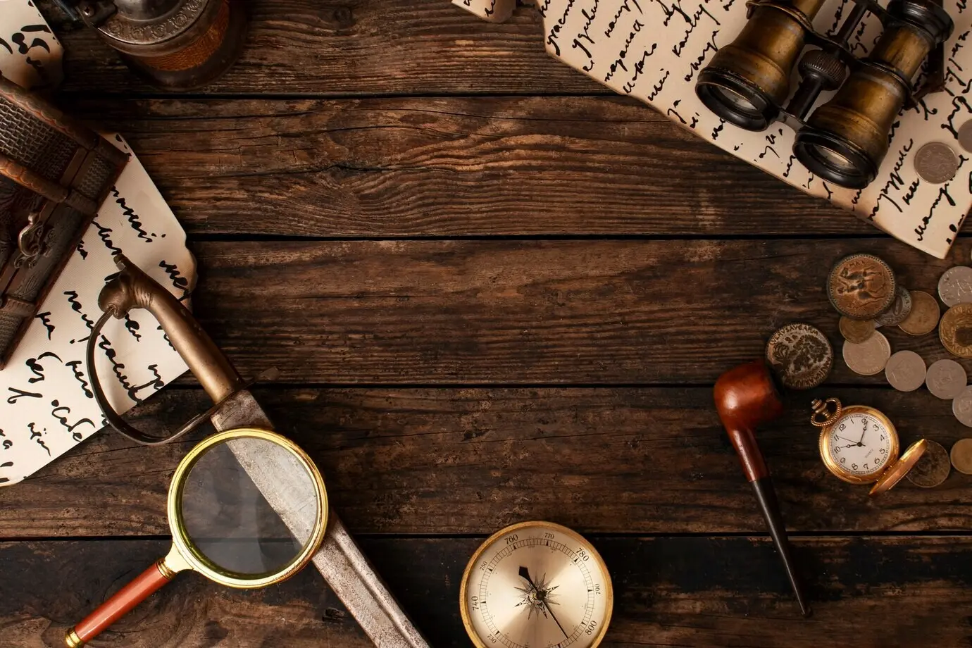 Auswahl an Piratenartefakten und Beute